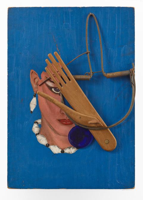 Daniel Spoerri, Der Travestit - Blaues Bild mit Handschuhhalter, 2001