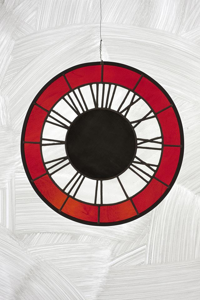 Ugo Rondinone, red white black clock, Horloge rouge blanche noire, 2012