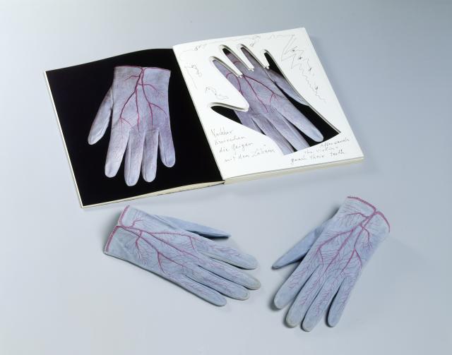 gants Meret Oppenheim